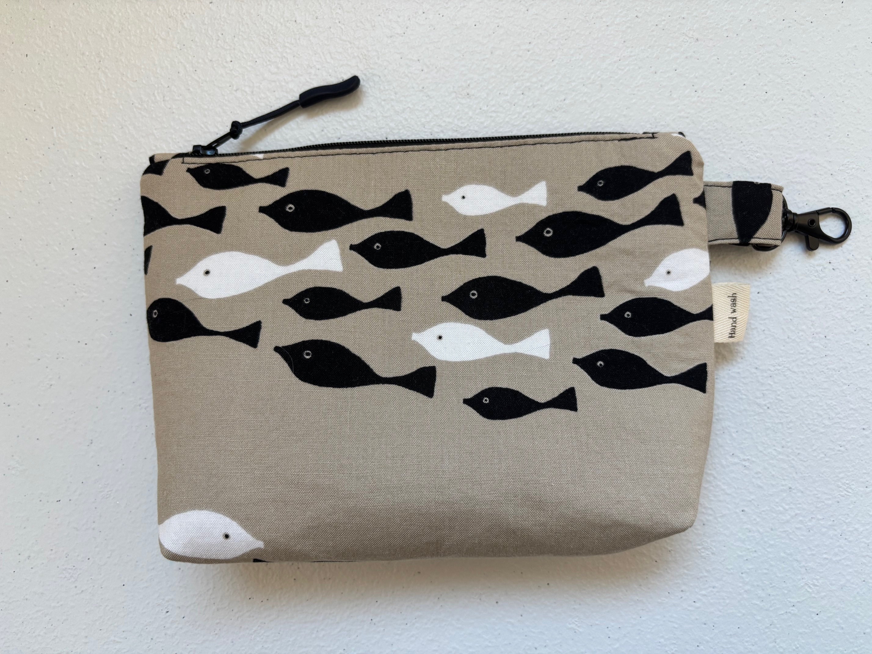 SCHOOL OF FISH Zipper Pouch