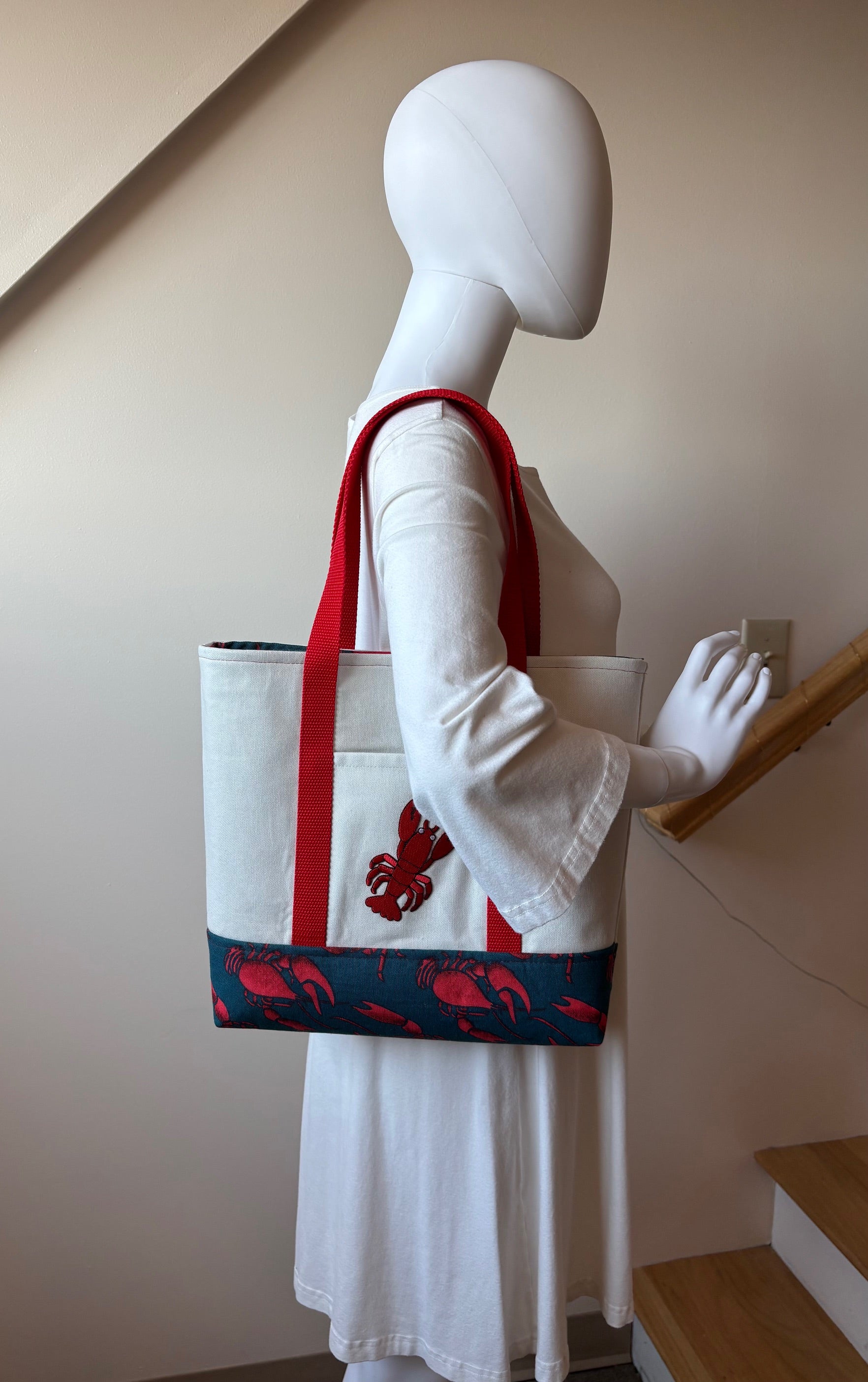 Sturdy LOBSTER Tote Bag