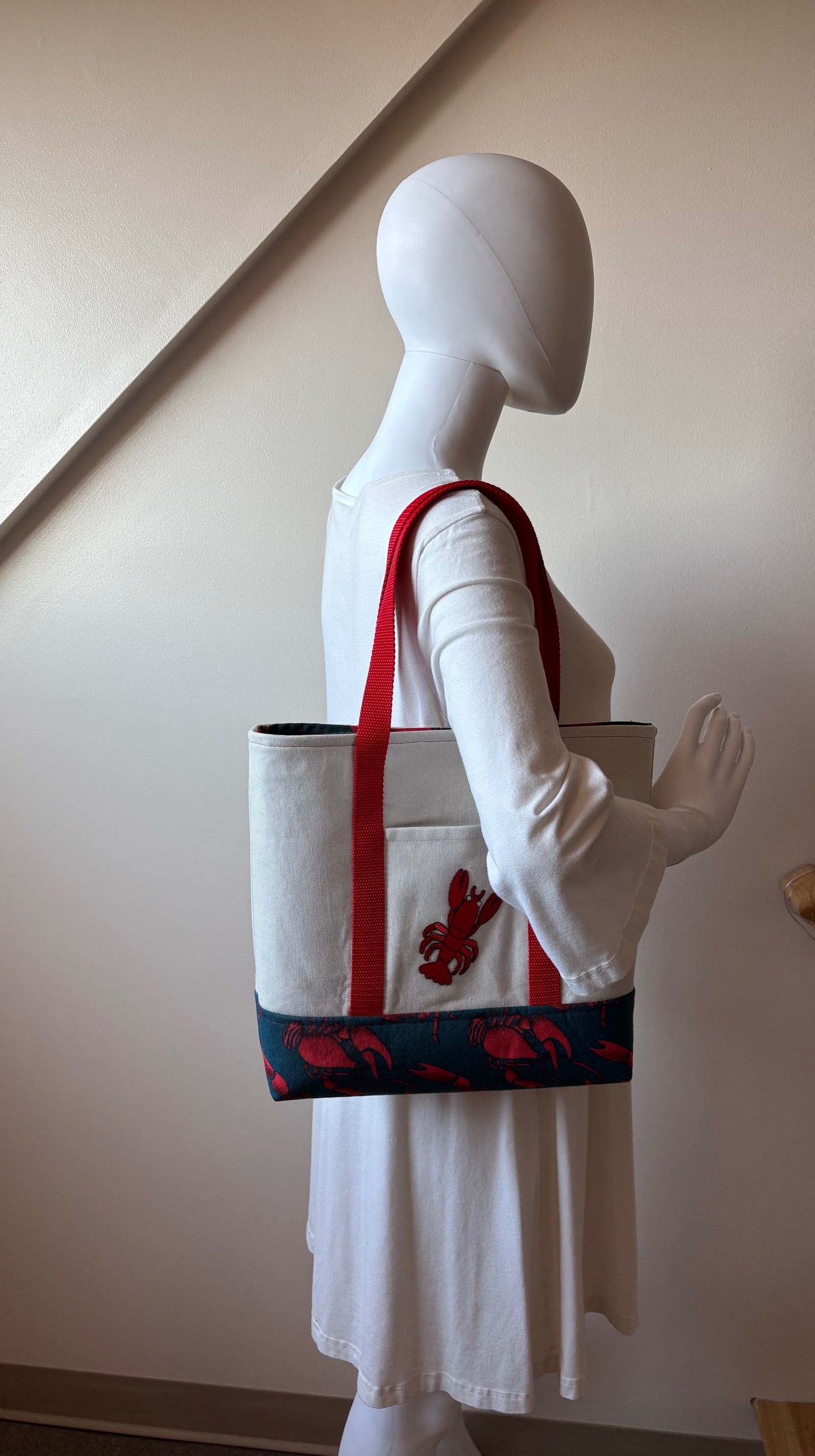 Sturdy LOBSTER Tote Bag